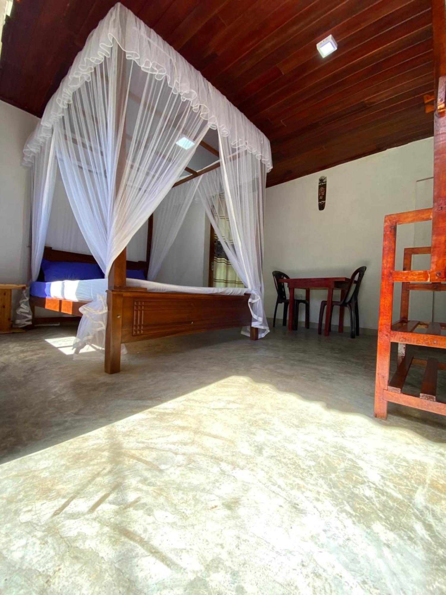The Breeze Mirissa Bed & Breakfast エクステリア 写真