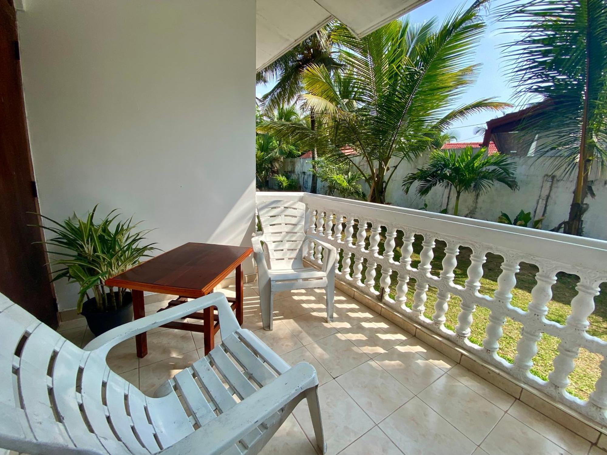 The Breeze Mirissa Bed & Breakfast エクステリア 写真
